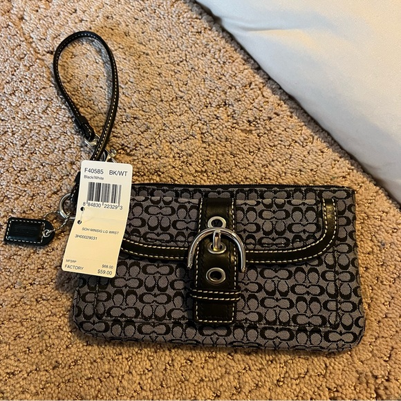 Coach Handbags - NWT COACH wristlet